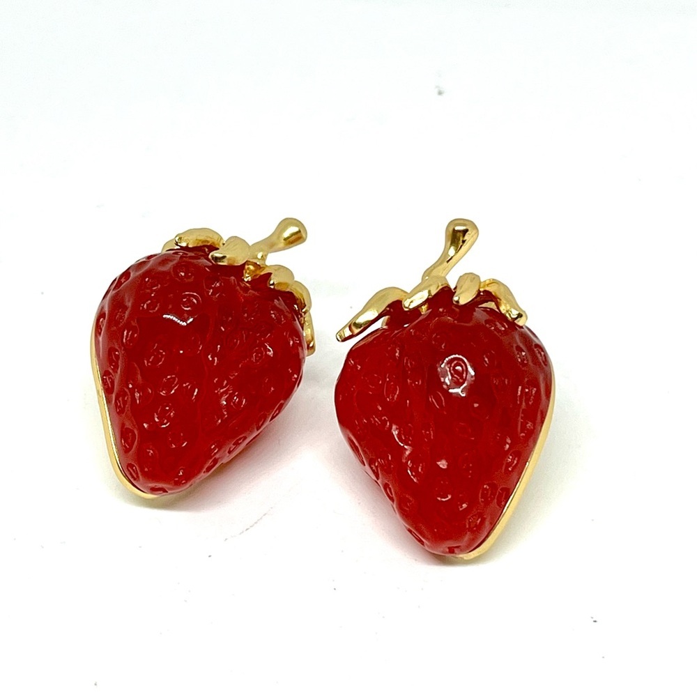 Red Strawberry Choker & Earrings - Picture 6 of 7